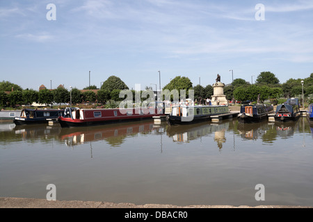 Le Canal Wharf à Stratford-upon-Avon en Angleterre. Bassin de Bancroft, voies navigables britanniques Banque D'Images