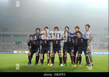 La Corée du Sud, Hwaseong. 25 juillet 2013. Groupe de l'équipe du Japon (JPN) Football / Soccer : Équipe Japon photo de groupe (rangée du haut - de gauche à droite) Kazuhiko Chiba, Yohei Toyoda, Hideto Daisuke Takahashi, Suzuki, Yuya Osako, Shuichi Gonda, (rangée du bas - de gauche à droite) Yuhei Tokunaga, Manabu Saito, Hiroki Yamada, Takahiro Ogihara et Ryota 007 avant l'EAFF East Asian Cup 2013 match entre le Japon 3-2 Australie au stade à Hwaseong, Hwaseong Corée du Sud . Credit : EXTRÊME-ORIENT PRESSE/AFLO/Alamy Live News Banque D'Images