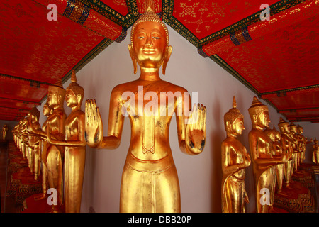 Wat Pho à Bangkok, Thaïlande. 'Wat' signifie temple en thaï. Le temple est l'un des sites touristiques les plus célèbres. Banque D'Images