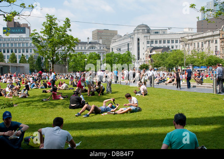 L'été dans les jardins de Piccadilly, Manchester, UK Banque D'Images