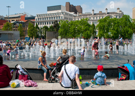 L'été dans les jardins de Piccadilly, Manchester, UK Banque D'Images