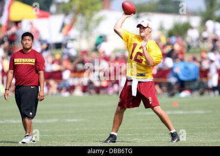 Richmond, Virginia, USA. 26 juillet, 2013. 27 juillet 2013 : Redskins de Washington # 12 Cousins Kirk jette à la Bon Secours centre de formation à Richmond, en Virginie. Daniel Kucin Jr./ CSM/Alamy Live News Banque D'Images