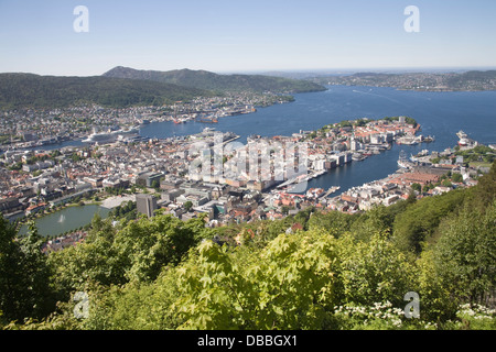 Bergen Norvège Europe Vue aérienne de la ville depuis le mont Floyen viewpoint Banque D'Images