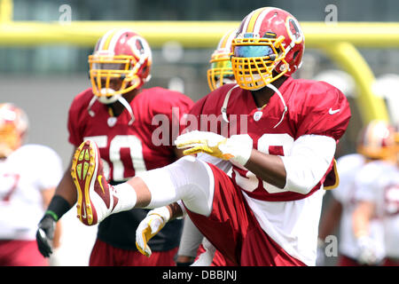 Richmond, Virginia, USA. 27 juillet, 2013. 27 juillet 2013 : Redskins de Washington # 98 Brian Orakpo en action à la Bon Secours centre de formation à Richmond, en Virginie. Daniel Kucin Jr./ CSM/Alamy Live News Banque D'Images