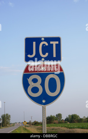 L'interstate 80 en terres agricoles rurales signe junction Banque D'Images