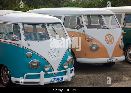 Fourgonnettes de camping Volkswagen de 1960 pi à Palm Beach, Sydney, Australie Banque D'Images