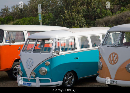 Fourgonnettes de camping Volkswagen de 1960 pi à Palm Beach, Sydney, Australie Banque D'Images