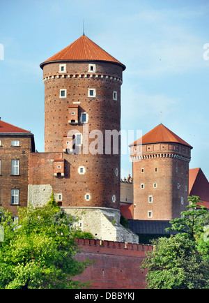 Sandomierska gothique médiévale et le château de Wawel à Tours Senatorska à Cracovie, Pologne Banque D'Images