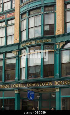 Bon Marche en bâtiment Lowell MA Banque D'Images