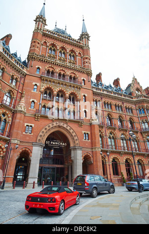 St Pancras Renaissance Hotel Euston Road London UK Banque D'Images