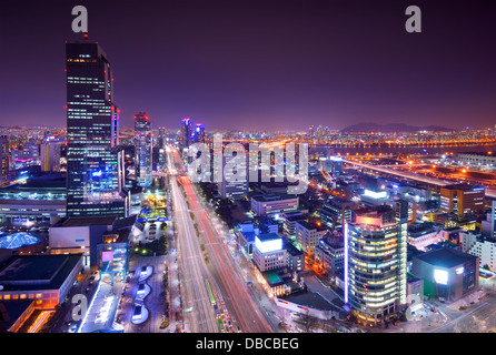 Quartier de Gangnam, Seoul, Corée du Sud skyline at night. Banque D'Images