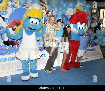 Londres, Royaume-Uni. 28 juillet, 2013. Donal MCINTYRE au Gala 'Les Schtroumpfs 2' à la vue West End, Leicester Square, London Crédit : KEITH MAYHEW/Alamy Live News Banque D'Images