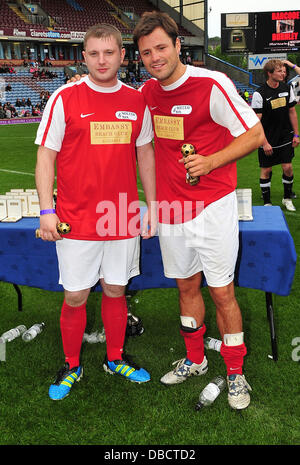 Mark Wright et Plan B Le tournoi de soccer de célébrité Six tenue au stade de Turf Moor Burnley, Angleterre - 05.06.11 Banque D'Images