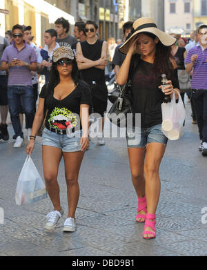 Nicole 'Snooki' Polizzi va visiter Florence avec Jenni "JWoww" Farley Florence, Italie - 22.05.11 Banque D'Images