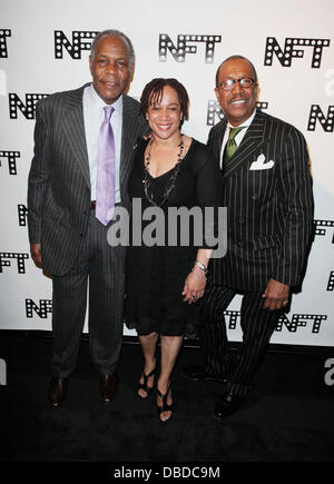 Danny Glover, S. Epatha Merkerson, George Faison Woodie King Jr., nouveau théâtre fédéral au Gala du 40e anniversaire l'Edison Ballroom de New York, USA - 22.05.11 Banque D'Images