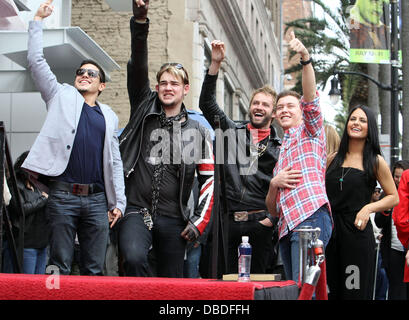 Stefano Langone, James Durbin, Paul McDonald, Bénabar et Pia Toscano Simon Fuller reçoit une étoile sur le Hollywood Walk of Fame Los Angeles, Californie - 23.05.11 Banque D'Images