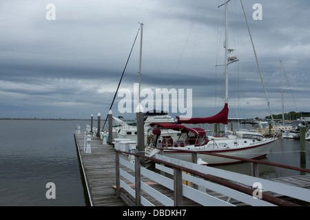 Dock à Rock Hall, Maryland, le long de la côte Est de la baie de Chesapeake. Banque D'Images