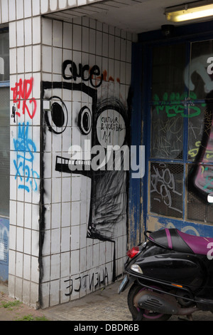 Graffiti dans une porte d'entrée, Amsterdam Banque D'Images