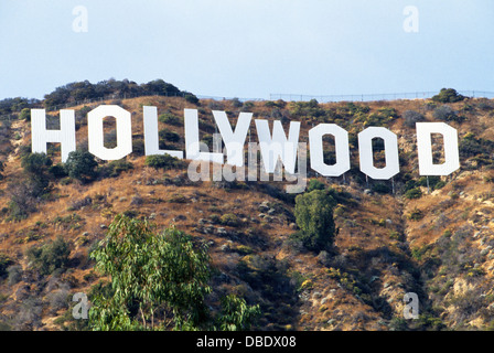 Un monument à Los Angeles, Californie, USA, est le signe Hollywood, à l'origine érigé en 1923 que d'une publicité pour un développement du logement. Banque D'Images