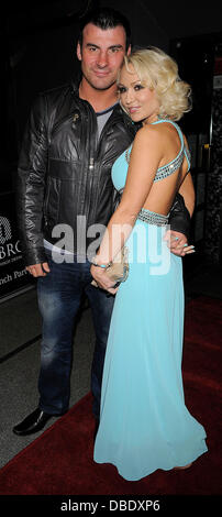 Joe Calzaghe et petite amie Kristina Rihanoff arrivant à Embassy Club London pour sourcils HD soirée de lancement. Londres, Angleterre - 31.05.11 Banque D'Images