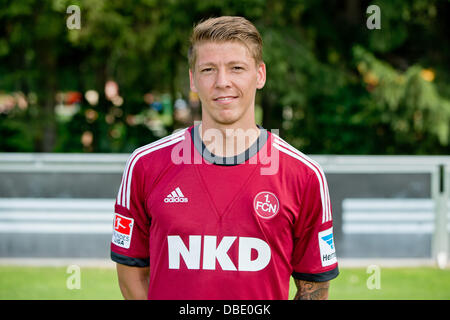 Dvd Mike Frantz de Bundesliga club 1. FC Nuremberg lors de la saison 2013-2014, l'une séance de photos pour le 9 juillet en 2013 dans le Sportpark Valznerweiher à Nuremberg (Bavière). Photo : Daniel Karmann/dpa Banque D'Images