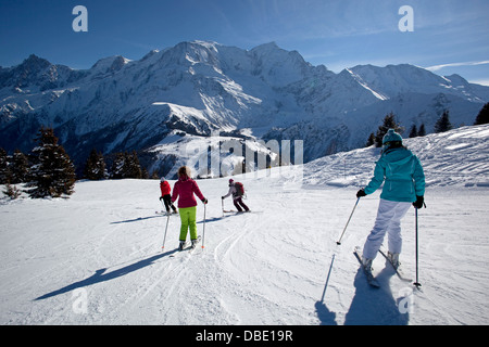 Les filles de Ski Alpin aux Houches Banque D'Images