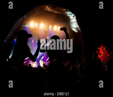 Dumfries, en Écosse, au Royaume-Uni. 28 juillet, 2013. Festival vend une femme blessée, pour la première fois de son histoire.jeux à partir de Primal Scream KT Turnstall et Amy Macdonald Crédit : Kenny Ferguson/Alamy Live News Banque D'Images