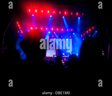 Dumfries, en Écosse, au Royaume-Uni. 28 juillet, 2013. Festival vend une femme blessée, pour la première fois de son histoire.jeux à partir de Primal Scream KT Turnstall et Amy Macdonald Crédit : Kenny Ferguson/Alamy Live News Banque D'Images