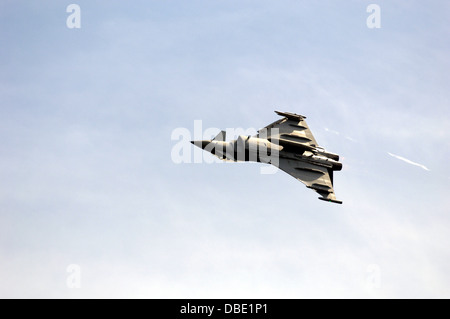 L'Eurofighter Typhoon à Scotland's National Museum of Flight Air show 2013 montrant des traînées de vapeur pendant un virage à grande vitesse Banque D'Images