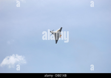 L'Eurofighter Typhoon à Scotland's National Museum of Flight Air show 2013 montrant des traînées de vapeur pendant la haute vitesse, tournez Banque D'Images