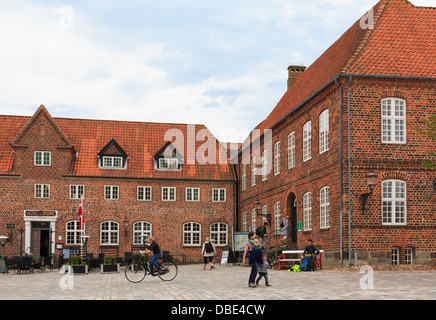 Hôtel Dagmar et centre d'information touristique de la plus ancienne place de la ville dans la ville danoise. Torvet, Ribe, Jutland, Danemark Banque D'Images