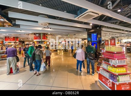 Biza Taxe et Duty Free du Terminal 2, l'Aéroport International de Manchester, Royaume-Uni Banque D'Images