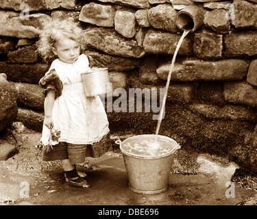 Petite fille à la même période victorienne Banque D'Images