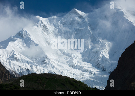 Rakaposhi enneigées de montagne, vu de la route Karakoram entre la vallée de l'Hunza et Gilgit, Pakistan, Gilgit-Baltistan Banque D'Images