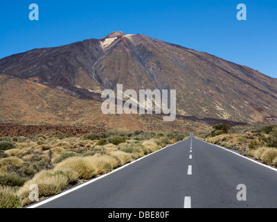 Route vers le Mont Teide, l'île de Tenerife Banque D'Images