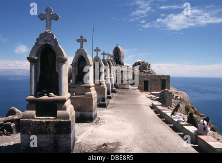 Copacabana, Bolivie vue du Cerro Calvario, le chemin de croix, sur la rive du lac Titicaca. Banque D'Images