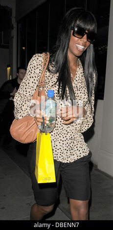 Le 'X Factor' juge Kelly Rowland arrive à son hôtel à Londres, Angleterre - 04.06.11 Banque D'Images