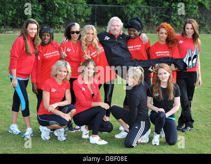 Sir Richard Branson, Chloe Madeley, Liz Locke, Marcus Patrick, Matt Willis, Melanie Chisholm, alias Mel C, Nell McAndrew, Olivia Hallinan, Oritse Williams, Sam Attwater, Susie Amy, Michelle Heaton, VIDA Triathlon de Londres Virgin Active - Photocall organisé chez Virgin Active, Bromyard Avenue Londres, Angleterre - 07.06.11 Banque D'Images