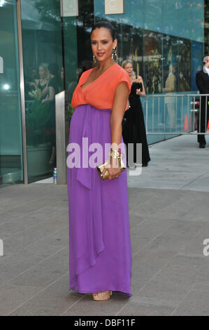 Jessica Alba la CFDA Fashion Awards 2011 au Alice Tully Hall dans le Lincoln Center - l'extérieur des arrivées la ville de New York, USA - 06.06.2011 Banque D'Images