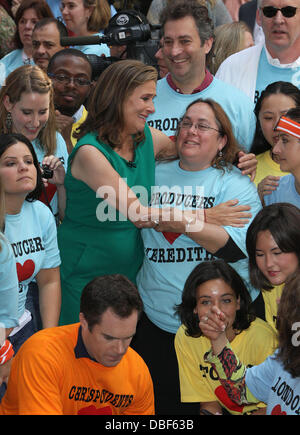 Meredith Vieira, et le personnel de la CCBN l 'Today Show' salue Meredith Vieira's Dernier jour avec le réseau NBC New York City, USA - 08.06.11 Banque D'Images