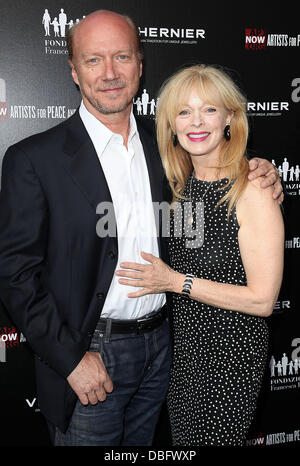 Paul Haggis et Frances Fisher VHERNIER et Artistes pour la Paix et Justice 'Un Anneau pour éduquer un enfant en Haïti' Lancement de l'événement à Beverly Hills, Californie - 15.06.11 Banque D'Images