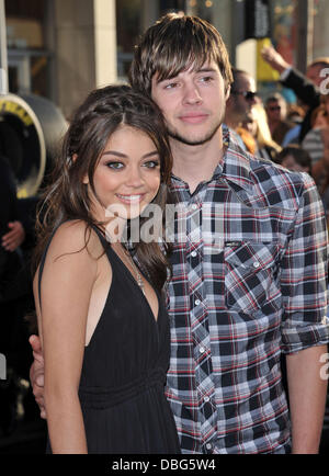 Sarah Hyland et Matt Prokop Le Los Angeles premiere de 'Cars 2' tenue à El Capitan Theatre - Arrivées Los Angeles, Californie - 18.06.11 Banque D'Images