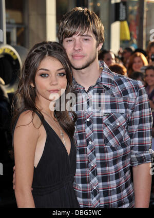 Sarah Hyland et Matt Prokop Le Los Angeles premiere de 'Cars 2' tenue à El Capitan Theatre - Arrivées Los Angeles, Californie - 18.06.11 Banque D'Images