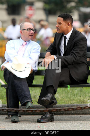 Barry Sonnenfeld directeur et Will Smith vu le tournage sur place pour "les hommes en noir 3' à Battery Park à New York New York, USA - 18.06.11 Banque D'Images