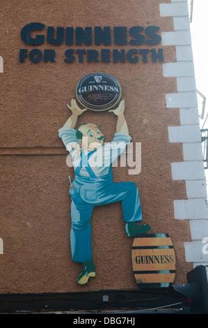 Enseigne publicitaire Guinness à Dublin, en République d'Irlande. Banque D'Images