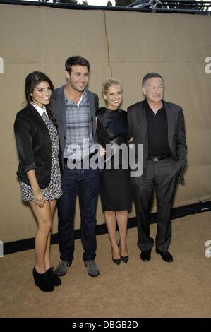 Los Angeles, CA. 29 juillet, 2013. Amanda Setton, James Wolk, Sarah Michelle Gellar, Robin Williams aux arrivées pour le TCA Summer Press Tour : CBS Discussion de groupe, du grand magasin Robinson JW, Los Angeles, CA le 29 juillet 2013. Credit : Everett Collection Inc/Alamy Live News Banque D'Images