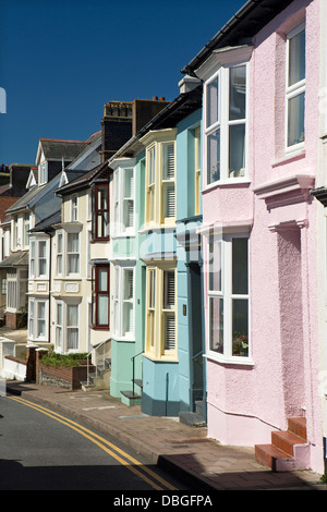 Royaume-uni, Pays de Galles, Aberystwyth, Ceredigion, vieille ville, maisons peintes de couleurs vives Banque D'Images