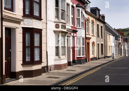 Royaume-uni, Pays de Galles, Aberystwyth, Ceredigion, High Street, maisons victoriennes dans Old Town Banque D'Images