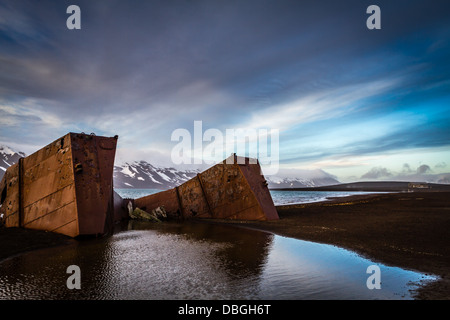 Le port naturel, volcan en activité et vieux station baleinière de l'Île Déception, l'Antarctique (îles subantarctiques) Banque D'Images