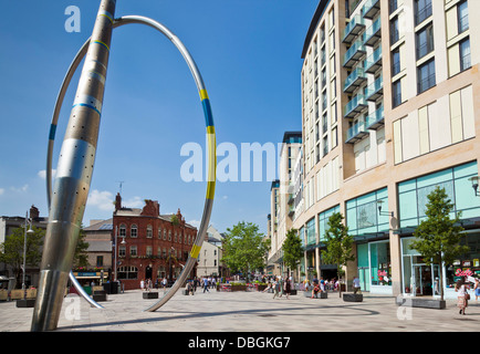 Le centre-ville de Cardiff, la zone piétonne de Hayes en face de la John Lewis Store, Glamorgan du Sud South Wales UK GB EU Europe Banque D'Images